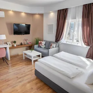 Premium Szervita Square Appartement