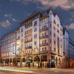 4* Hotell Moevenpick Centre